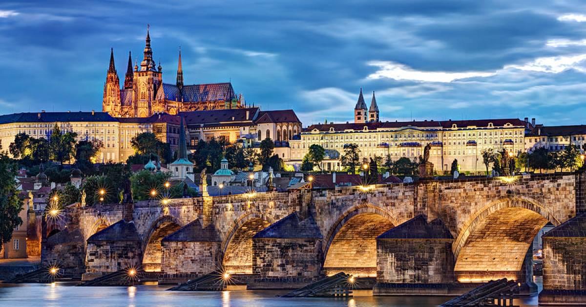 チェコ プラハで訪れたいプラハ城を100 楽しむ方法 最古にして巨大なギネスブック級の城 Taptrip