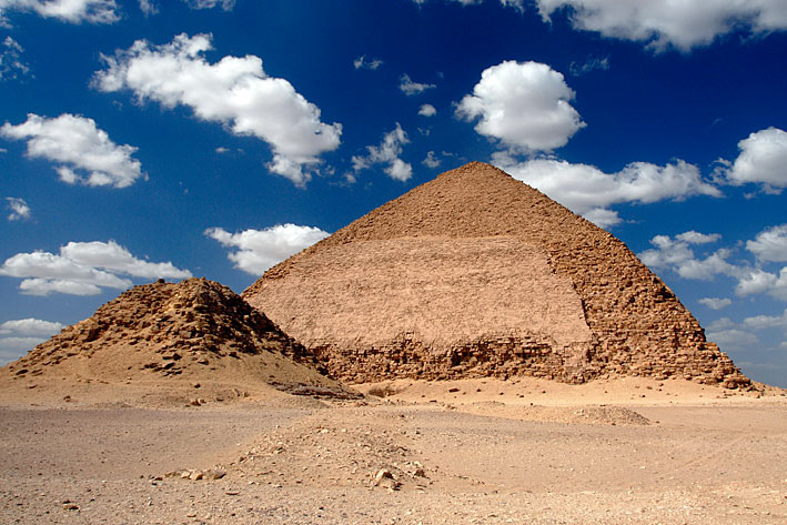 エジプト ダハシュールで個性的なピラミッドを楽しむ Taptrip