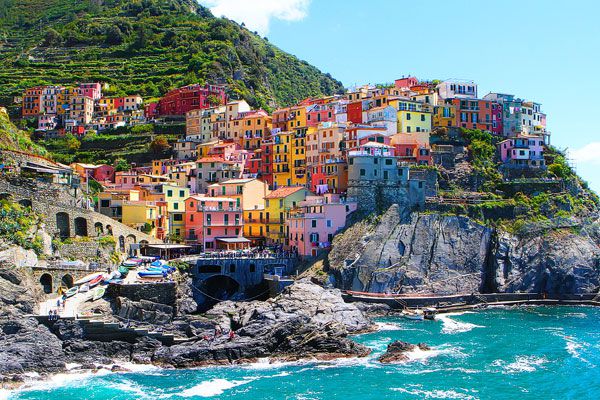 イタリア マナローラで愛の小道を歩いてみよう 色彩豊かな美しい村 Taptrip